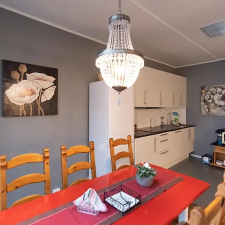 Kristina & Alma House Pensión *