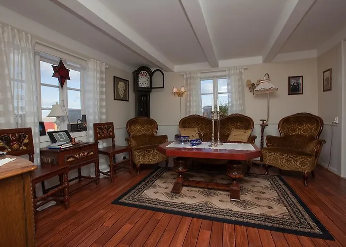 Kristina & Alma House Pensión