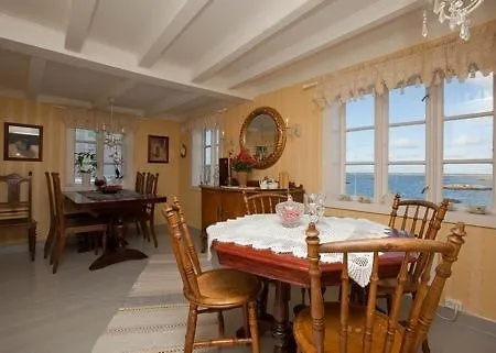 بيت ضيافة Kristina & Alma House